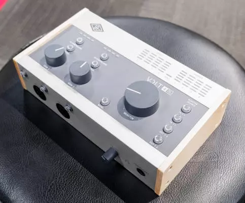 Universal Audio - Volt 476 USB Interface with Compressor